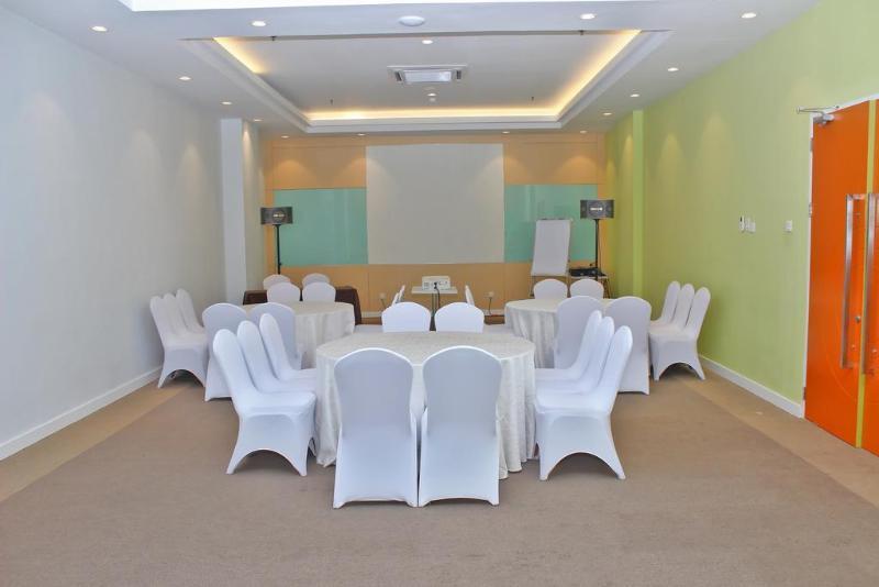 Zest Harbour Bay Batam By Swiss-Belhotel International Nagoya Exterior foto